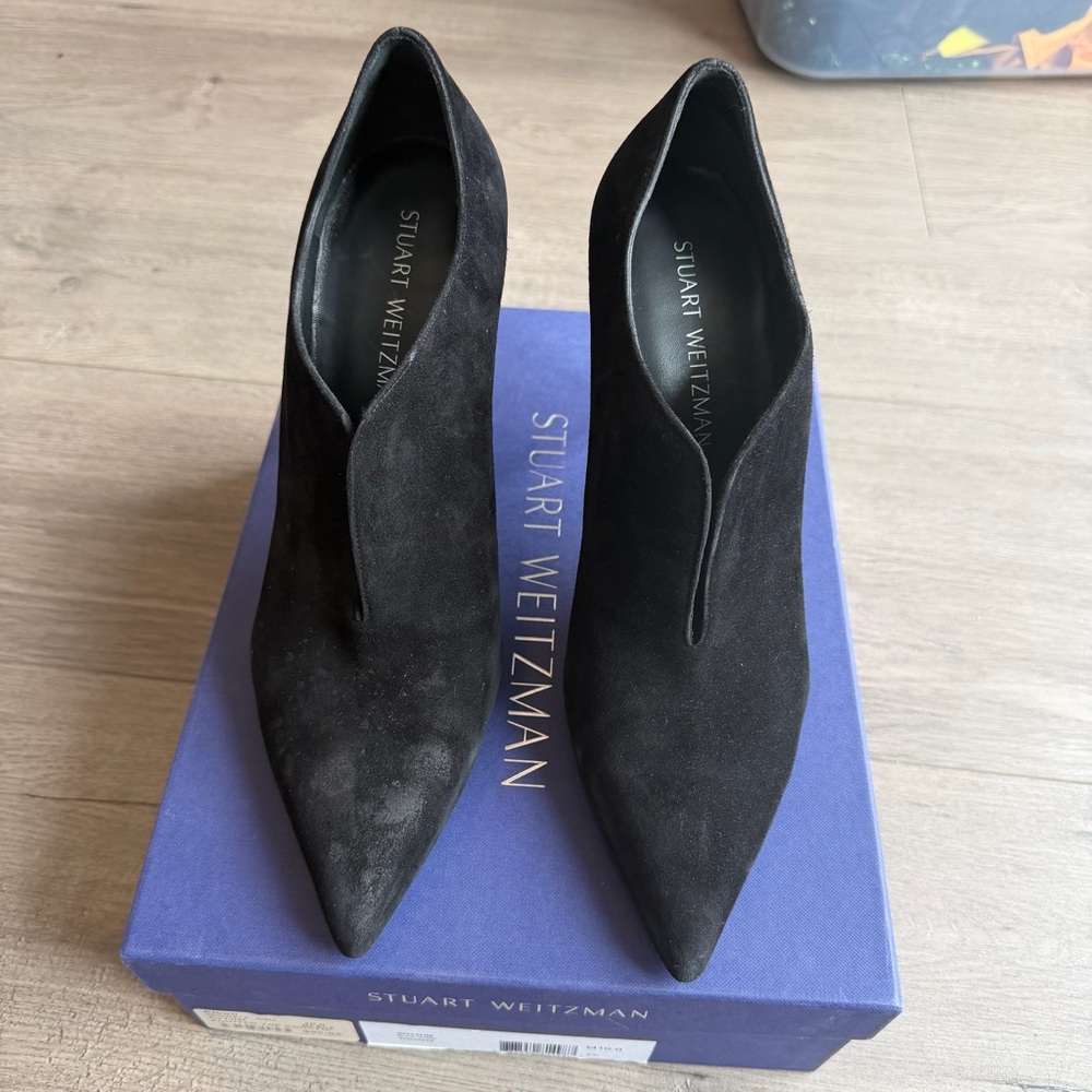 Stuart Weitzman Rythm Pointed Toe Shootie (Bootie) - size 10 - black suede